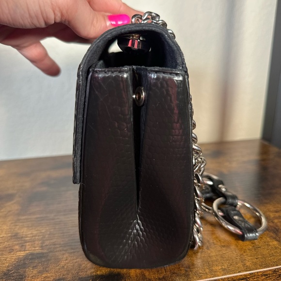 YSL Yves Saint Laurent Black Leather Embossed Exotic Shoulder Bag - Picture 8 of 10